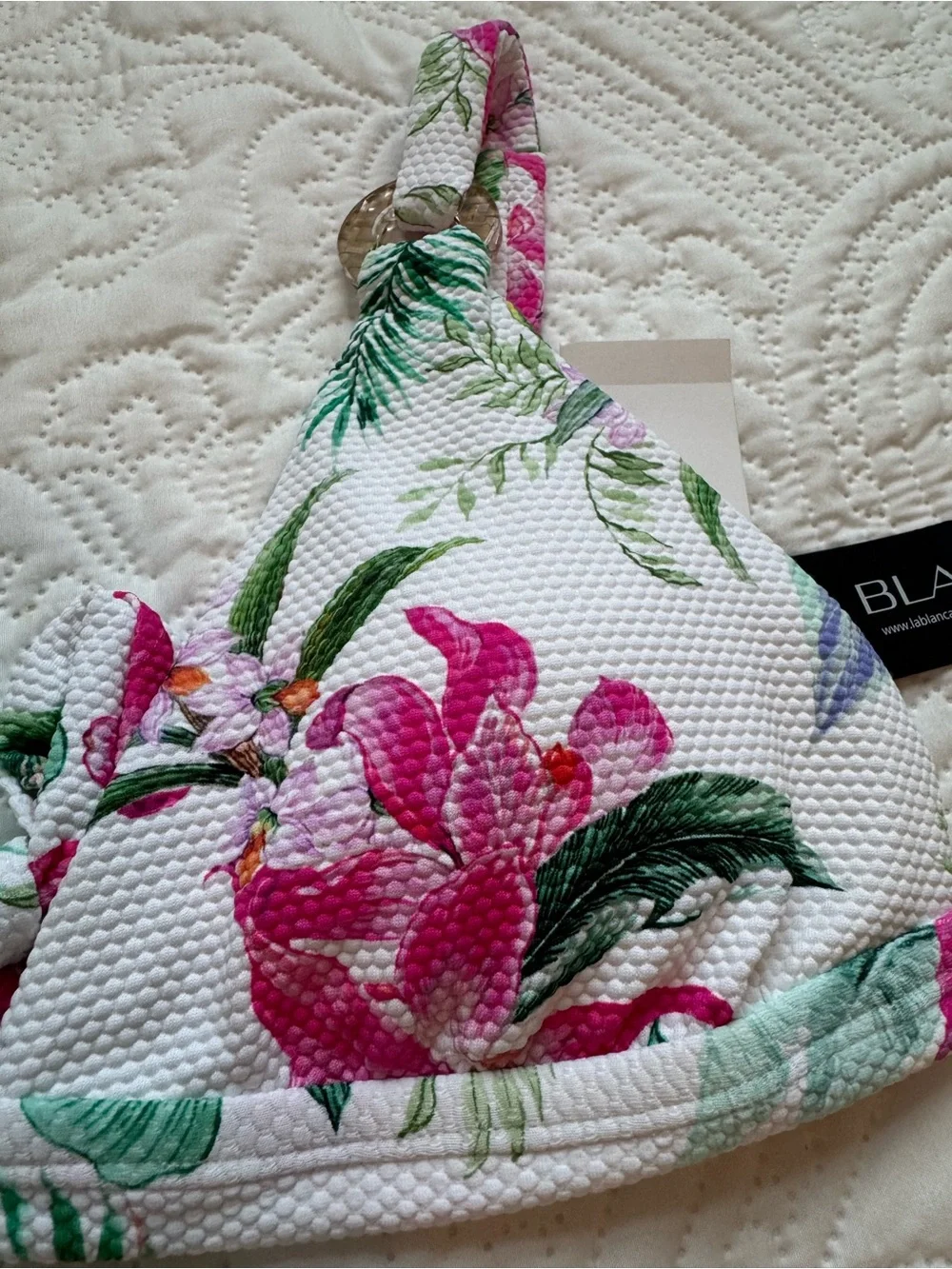 NWT La Blanca Textured Floral Bikini Top